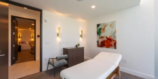 Aspire Post Oak Gallery 15