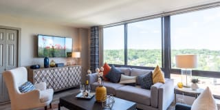 The Square at 511 Apartments - Affordable Housing Gallery 2