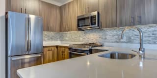 Luxe on Chicago Gallery 28