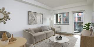 Urbana Gallery 15
