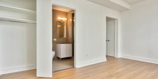 180 Riverside Boulevard Gallery 57