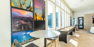 Arista Gallery 25
