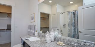 Addison Medical Center Apartments Gallery 14