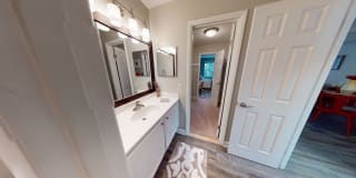 Alister Arlington Ridge Gallery 12