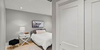 905 PINE STREET Gallery 40