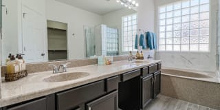 8754 W PALMAIRE Avenue Gallery 29