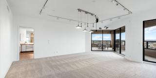 1040 E OSBORN Road Gallery 18