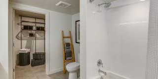 Kiara Gallery 22