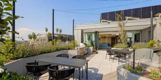The Byron Gallery 42