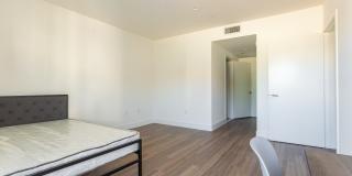 1450 S Barrington Ave Gallery 34