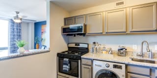 The Square at 511 Apartments - Affordable Housing Gallery 4