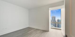 363 E Wacker Drive Gallery 21