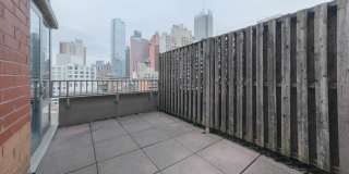 Hudson Crossing Gallery 64
