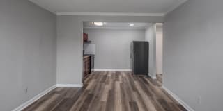 Dupont Avenue Apartments Gallery 9