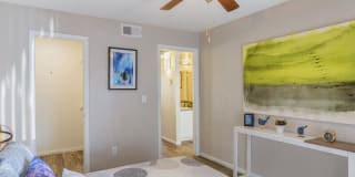 Emerson Square Apartments Gallery 18