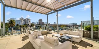 Kurve on Wilshire Gallery 32