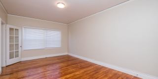 226 Athol Avenue Gallery 28