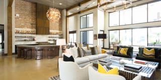 Avant Fashion Center by Mark-Taylor Gallery 21