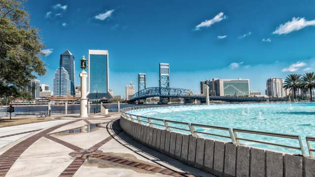 Jacksonville skyline and fountain, Florida