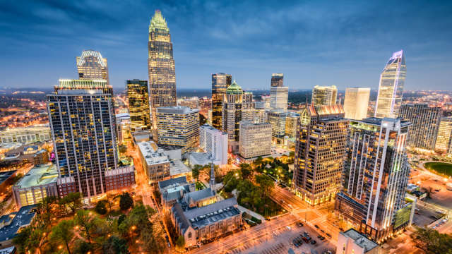 Charlotte, North Carolina, USA uptown cityscape.
