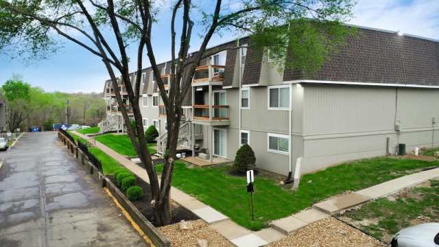 View of Apartment Rent Prices at Skyline Apartments [2024]