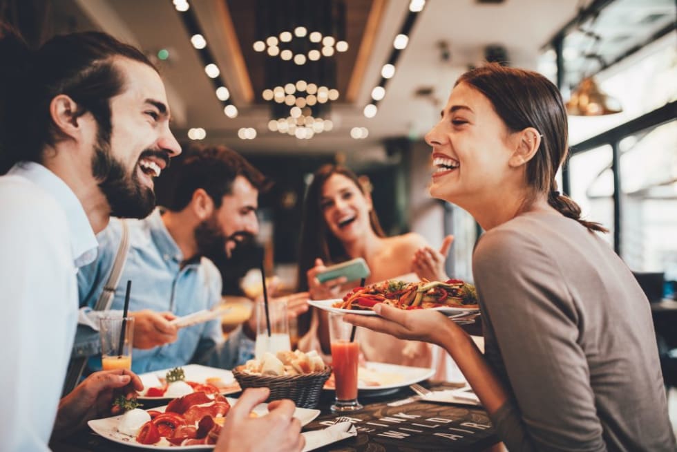 Friends-at-Restaurant-1024x683