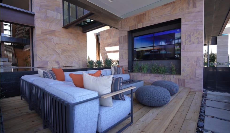 Las Vegas, 30 August 2021: Luxurious Decorative Balcony Terrace With Natural View Outside Of Modern Mansion. Concept Of Marbled Patio, Architecture And Relaxation.