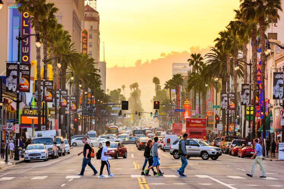 pedestrians in Los Angeles - Apartment List