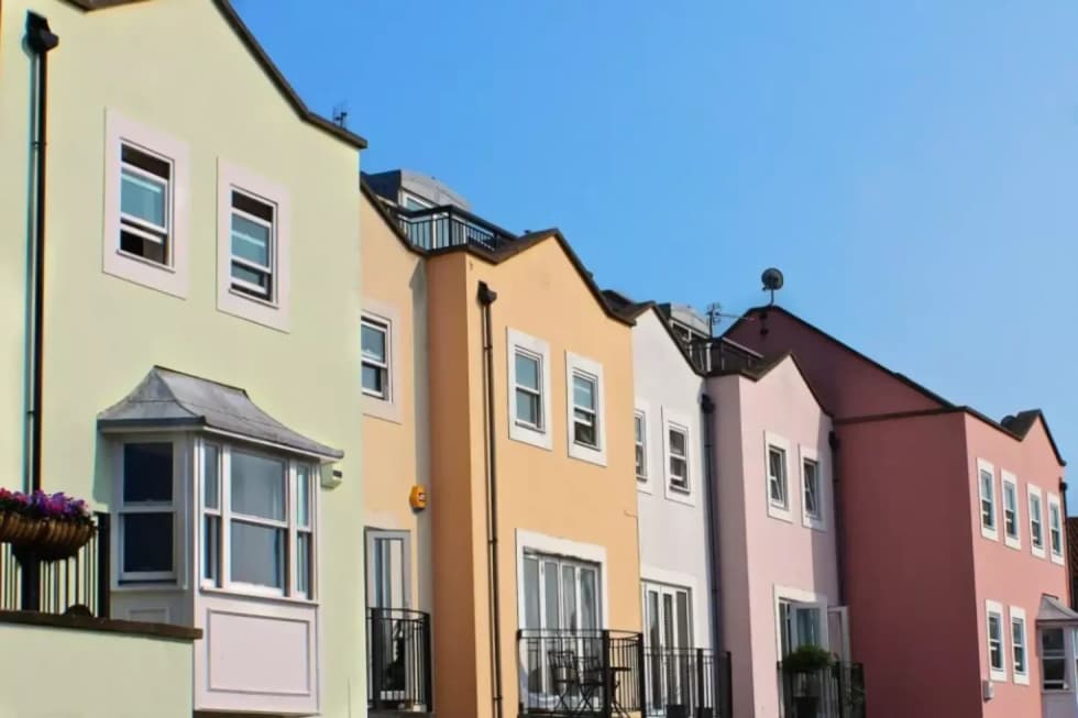 townhouses-vs-apartments.png