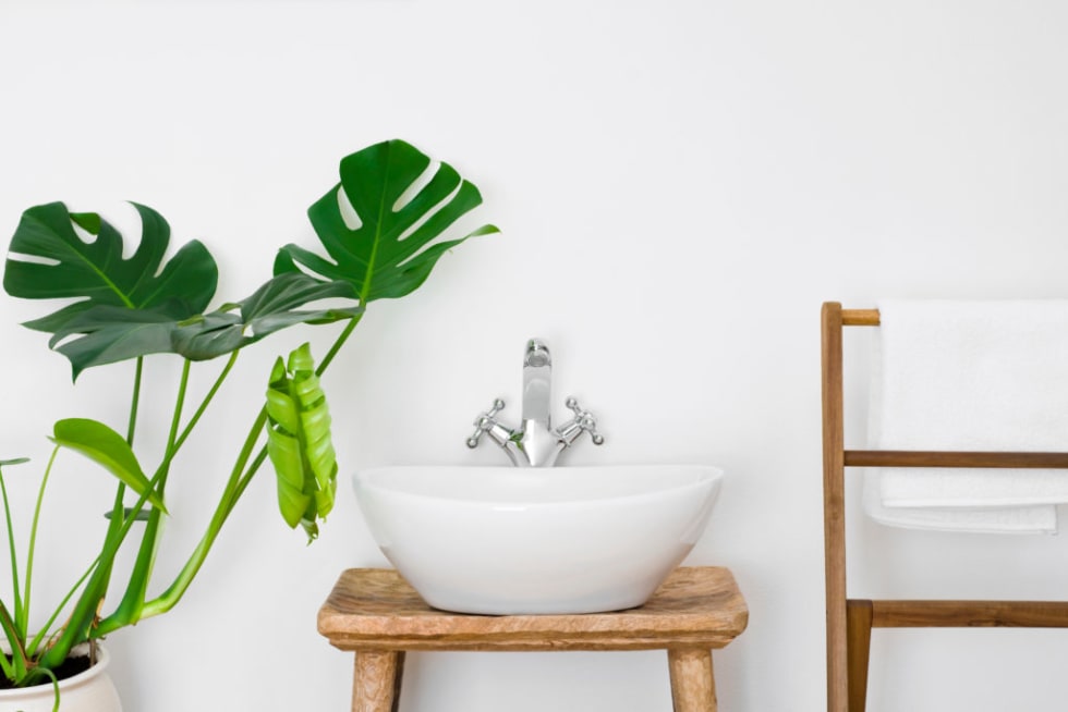 Apartment bathroom sink