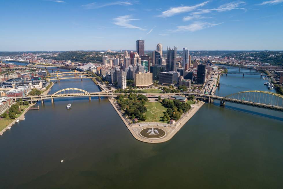 Cityscape of Pittsburgh. Point State Park Fountain in background. 