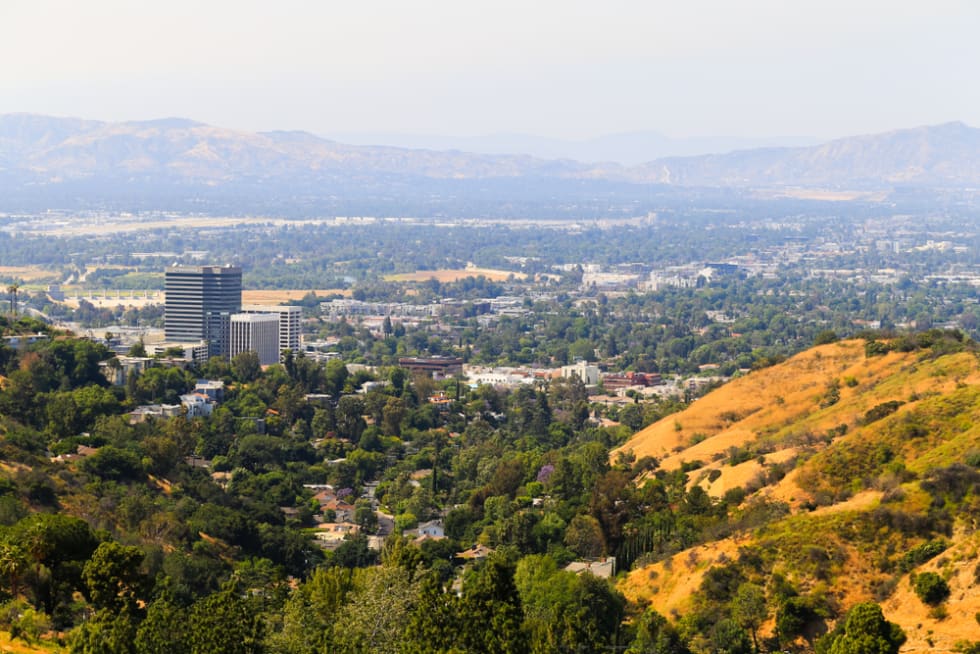 iew of Sherman Oaks in Los Angeles. Captured at the Mulholland Drive. In the background are the District of Van Nuys and the Van Nuys Airport.