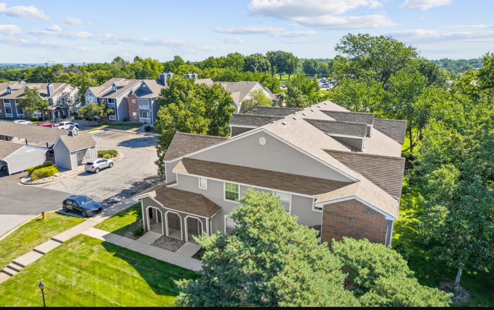 Stonebriar Apartments aerial Shot - Kansas City Apartments 