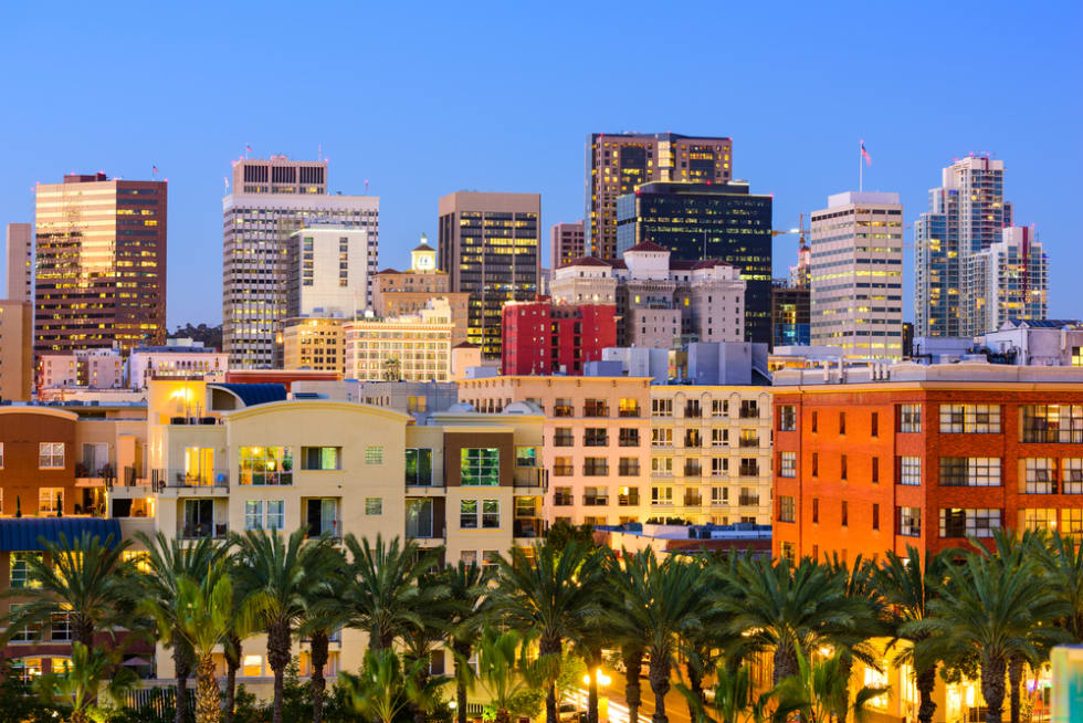  San Diego, California, USA downtown city skyline.
