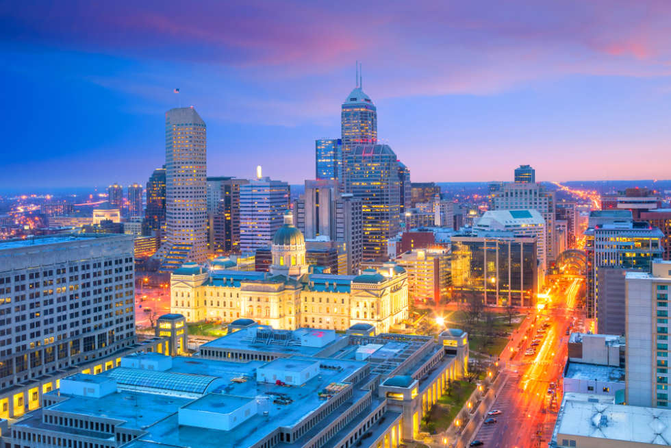  Downtown Indianapolis skyline at twilight in USA