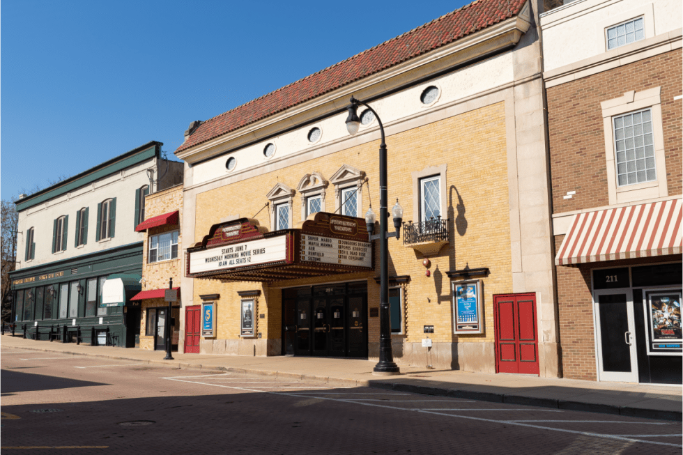cities near chicago - woodstock