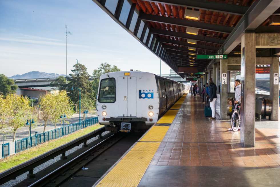 Public transportation, one of the best pros of living in San Francisco