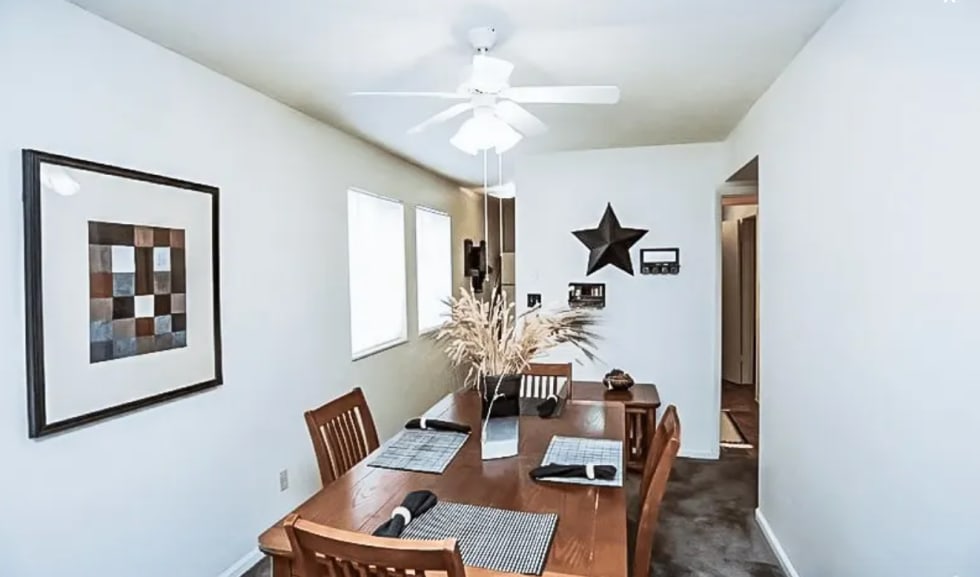 Gatehouse dining room - Kansas City, MO apartments for rent