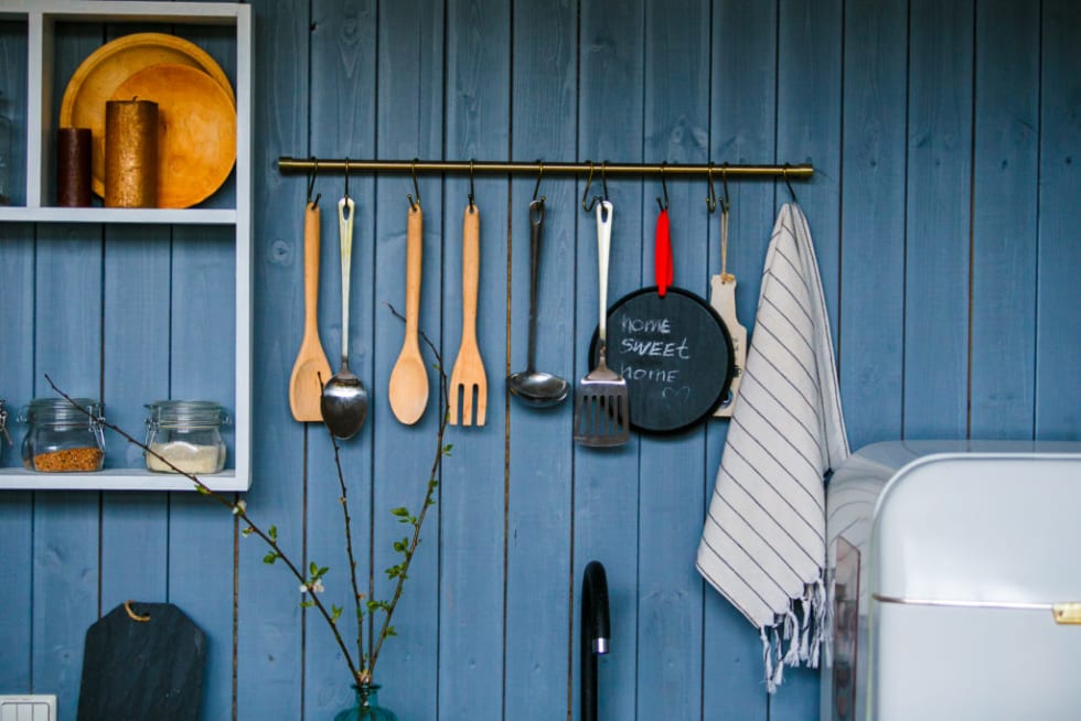 Hanging kitchen utensils