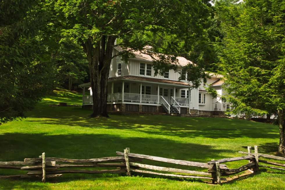 Cascade Heights, one of the best neighborhoods in Atlanta for families.