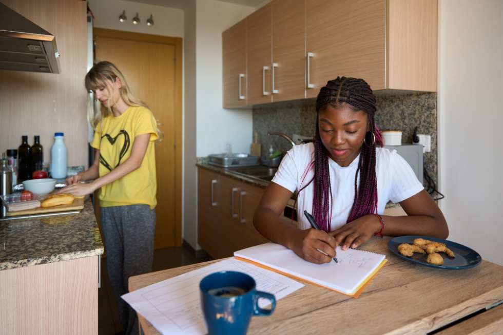 Co-applicants for an apartment