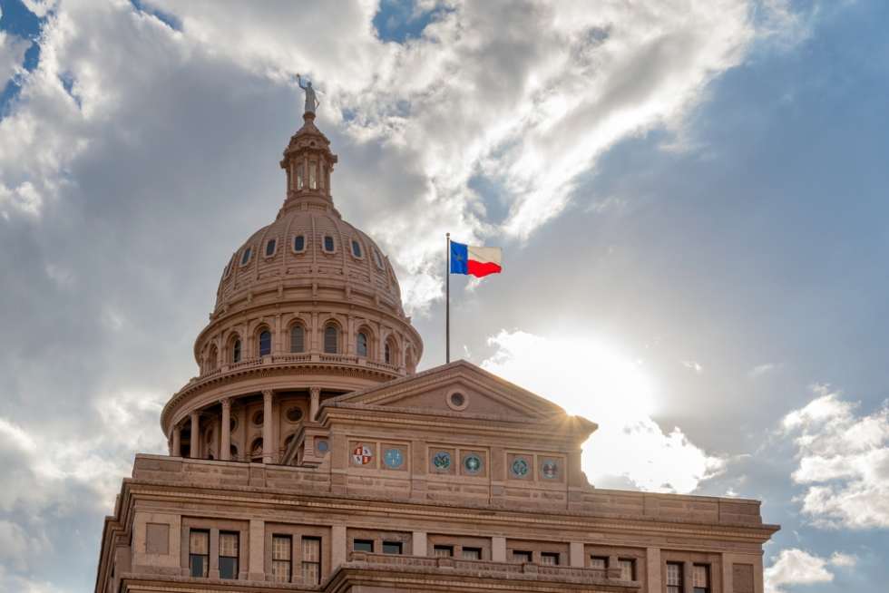 Sunshine, one of the pros of living in Texas