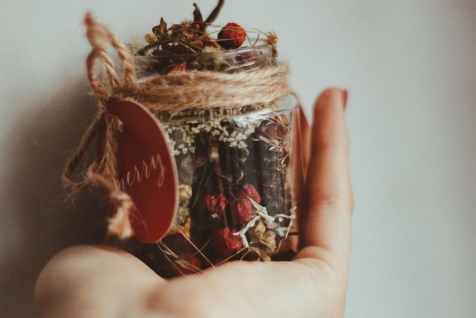 DIY Christmas mason jars