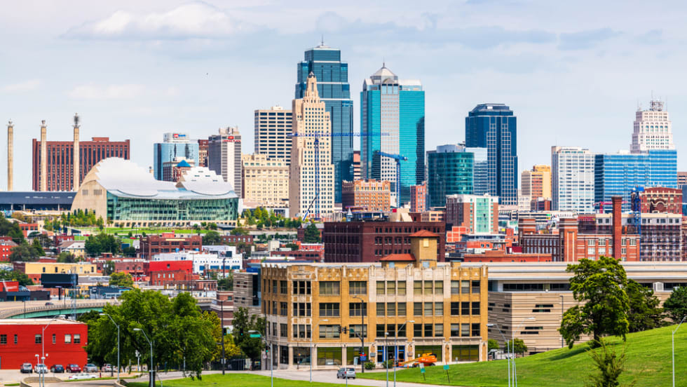 Kansas City, MO, USA downtown city skyline