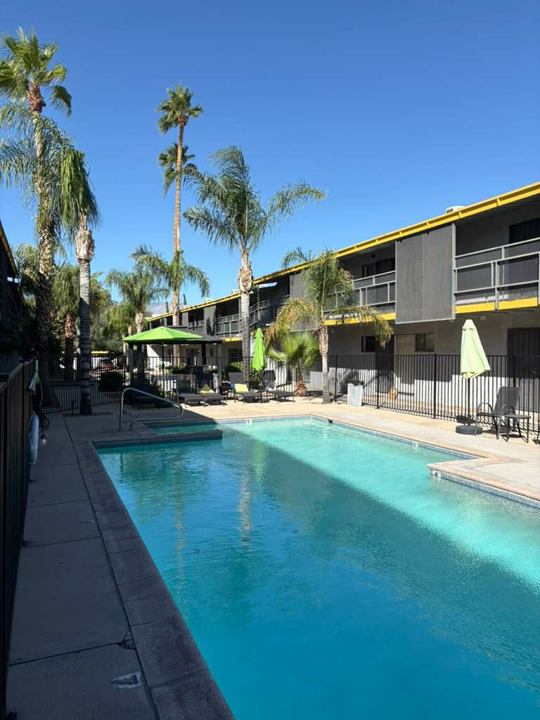 Cielo on 5th – 2-219