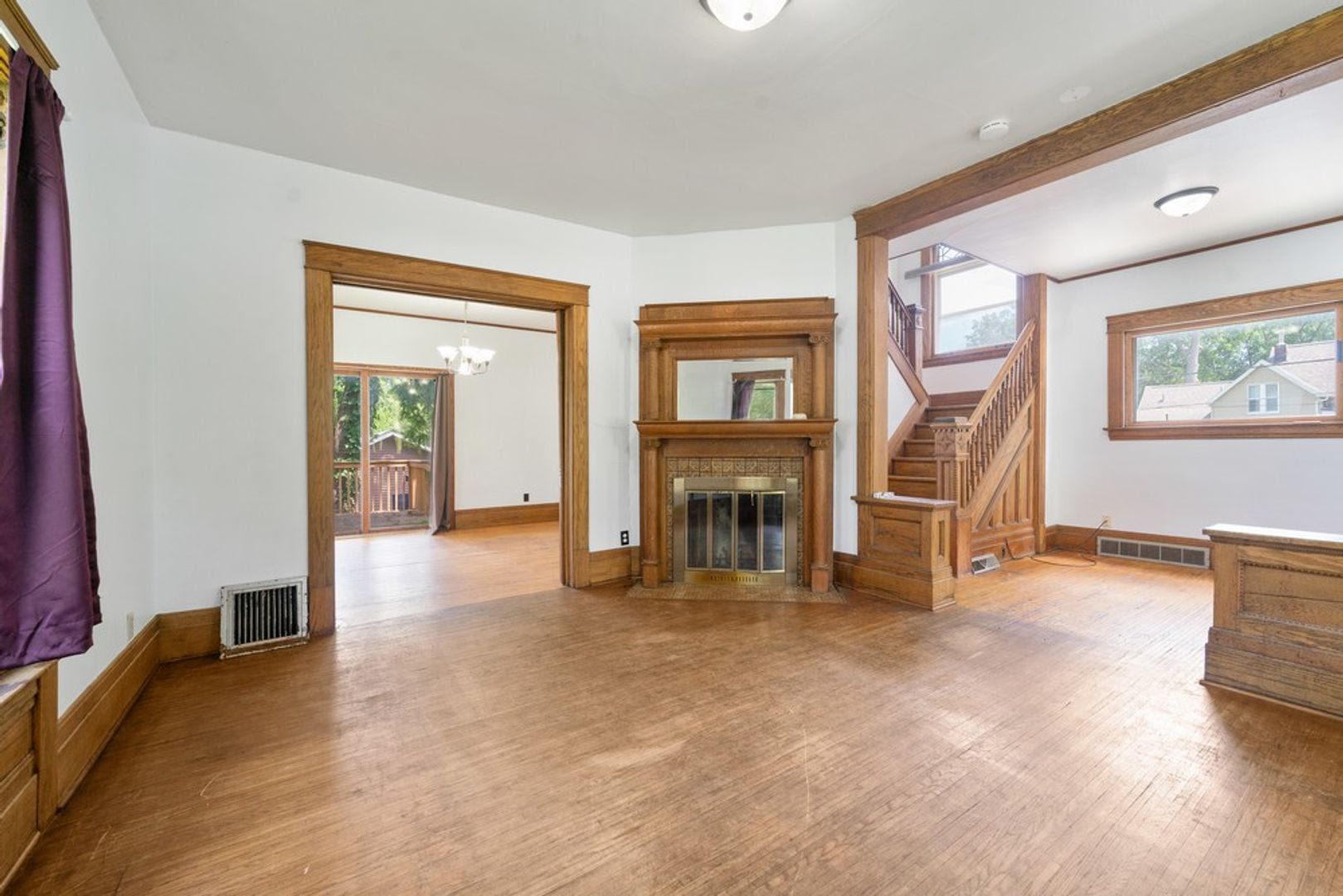 513 W 22nd St – 513 W 22nd St