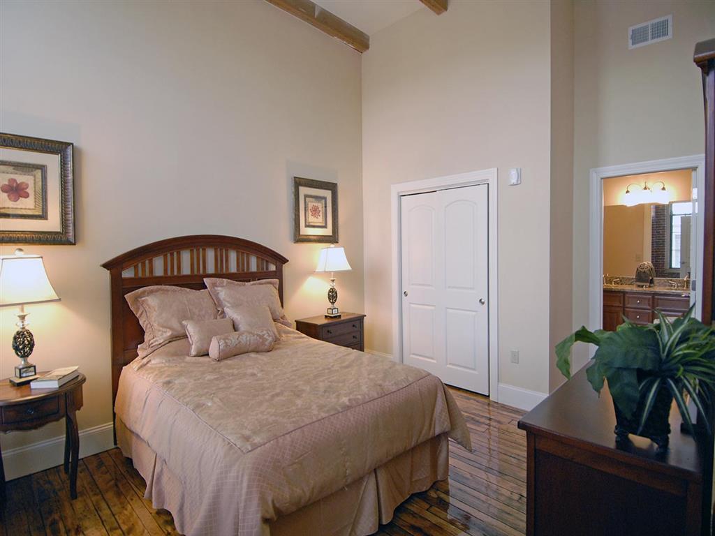 Junction Shop Lofts – C-221