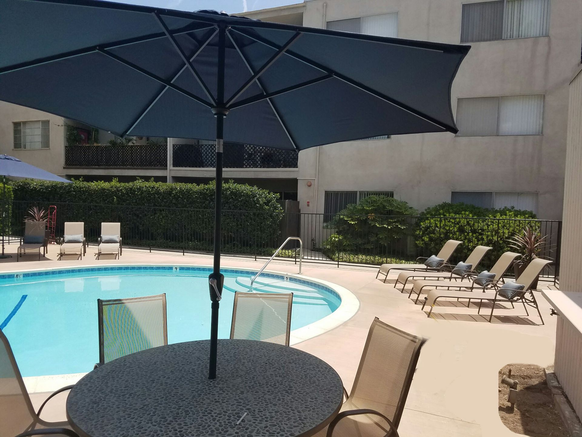Spacious 2 Bed / 2 Bath with Large Balcony – Pet Friendly! – 109