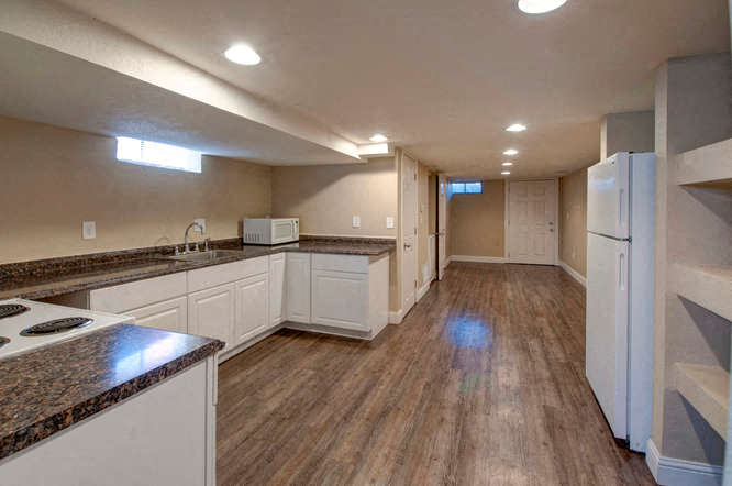 3205 Glencoe Street – 3211-2