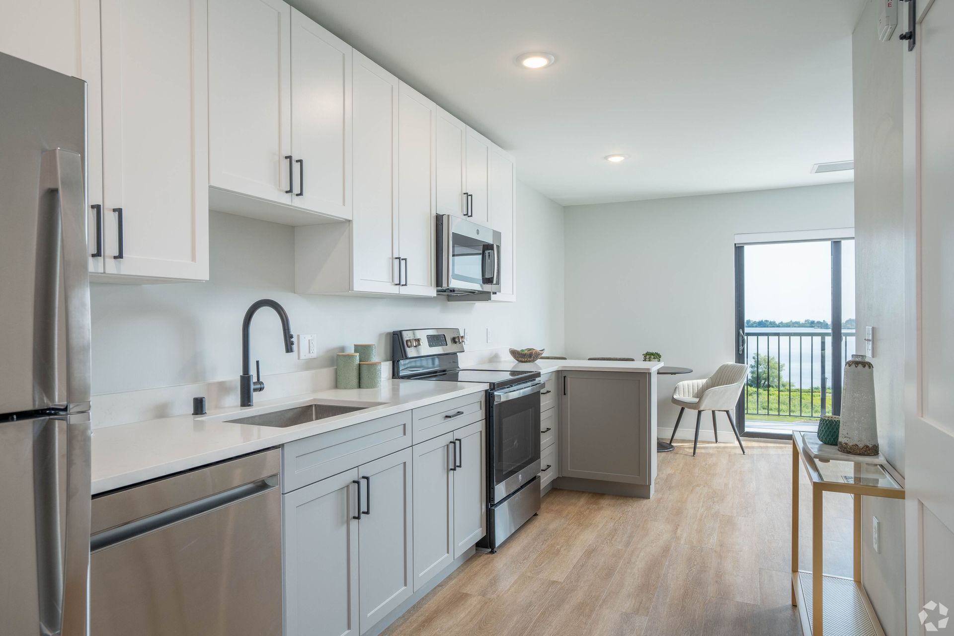 Bluewater Flats – 210